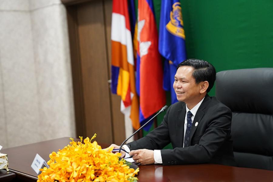His Excellency Ros Phirun, Secretary-General of the Cambodian Gambling Commission, has contributed 5 million riels to organize the Extraordinary General Assembly of the Cambodian Veterans Association nationwide