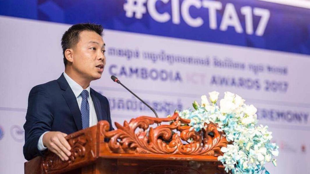 His Excellency Seng Sopheap donated funds to support the construction of one house for veterans and retirees