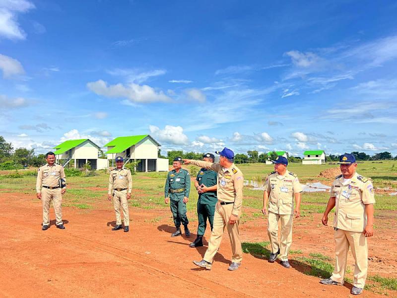 Battambang Province CVP inspects construction site of houses and infrastructure for veterans living on social land concessions