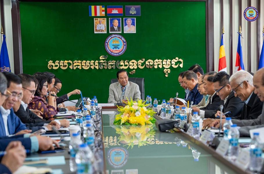 His Excellency Dr. Kun Kim led an inter-ministerial meeting to organize an extraordinary general assembly of representatives of the Cambodian Veterans Association across the country at the end of July.
