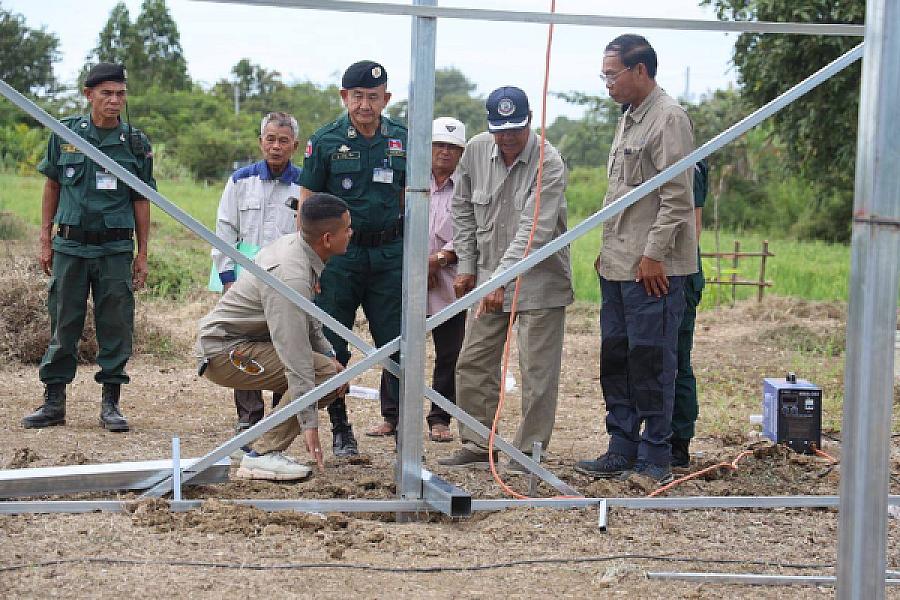 អតីតយុទ្ធជនពិការមួយគ្រួសារ នៅខេត្តកំពង់ធំទទួលបានអំណោយផ្ទះថ្មីពីសម្ដេចតេជោ ហ៊ុន សែន - Image 4