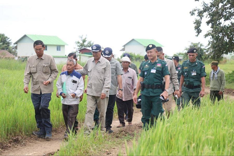 អតីតយុទ្ធជនពិការមួយគ្រួសារ នៅខេត្តកំពង់ធំទទួលបានអំណោយផ្ទះថ្មីពីសម្ដេចតេជោ ហ៊ុន សែន - Image 10