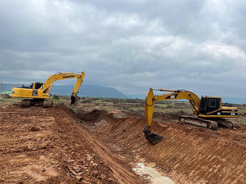 ឯកឧត្តម គង់ កន្នារតន៍ ចុះត្រួតពិនិត្យការសាងសង់ផ្ទះ និងជីកប្រឡាយទឹក ជូនគ្រួសារអតីតយុទ្ធជនក្នុងខេត្តបាត់ដំបង - Image 6