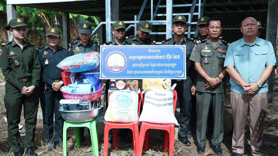 អតីតយុទ្ធជនពិការដោយសារសង្គ្រាមមួយគ្រួសារក្នុងក្រុងស្ទឹងសែនទទួលអំណោយផ្ទះថ្មីពីសម្ដេចតេជោ និងសម្ដេចធិបតី - Image 3