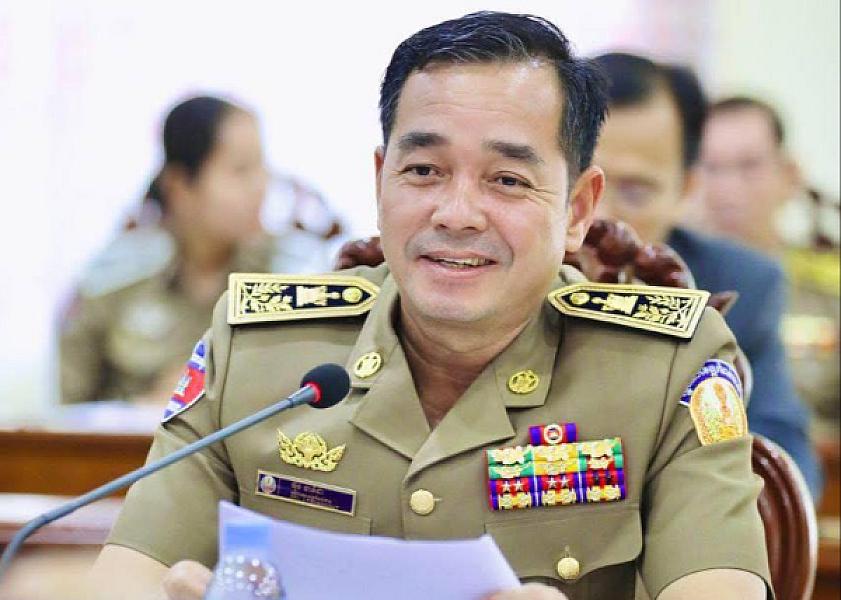 His Excellency Un Chanda, Governor of Kampong Cham Provincial Government, donated $10,000 to organize an extraordinary general assembly nationwide representing the Cambodian War Veterans Association.