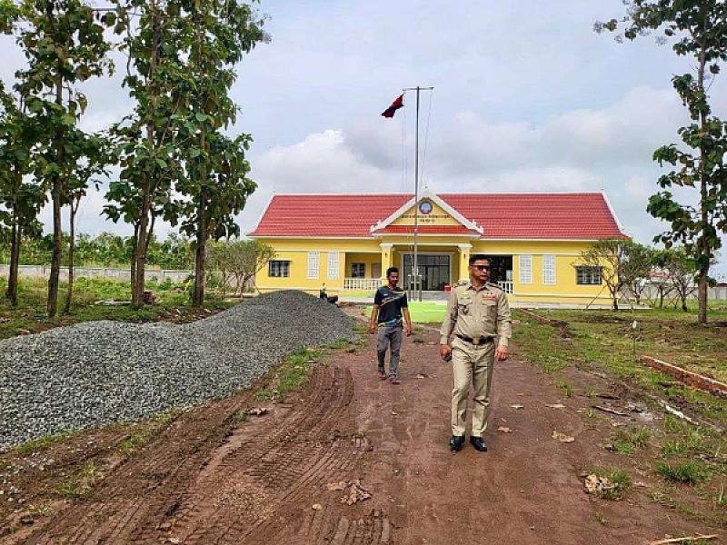 ឧត្តមសេនីយ៍ទោ ចិន នី ដឹកនាំក្រុមការងារចុះត្រួតពិនិត្យការងារសាងសង់អគារស្នាក់ការ អ.ន.ក ខេត្តត្បូងឃ្មុំ - Image 3