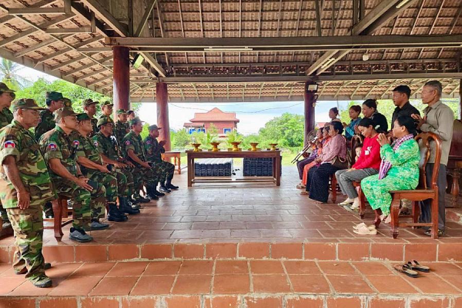 អ.ន.ក ខេត្តព្រះវិហារ នាំយកថវិកាបេឡាមរណសង្គ្រោះជូនគ្រួសារសពអតីតយុទ្ធជនចំនួន ៥គ្រួសារ - Image 5