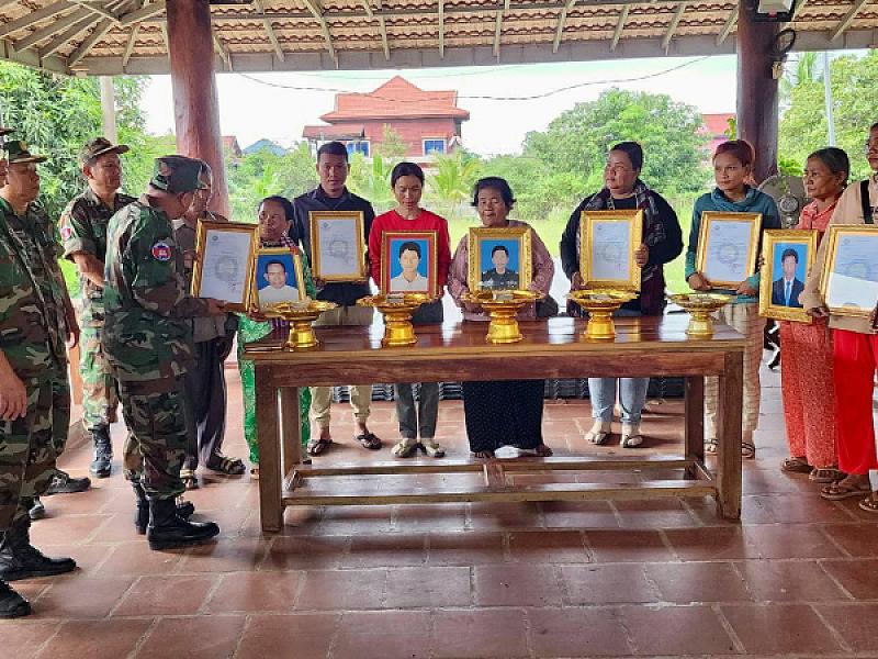 អ.ន.ក ខេត្តព្រះវិហារ នាំយកថវិកាបេឡាមរណសង្គ្រោះជូនគ្រួសារសពអតីតយុទ្ធជនចំនួន ៥គ្រួសារ - Image 6