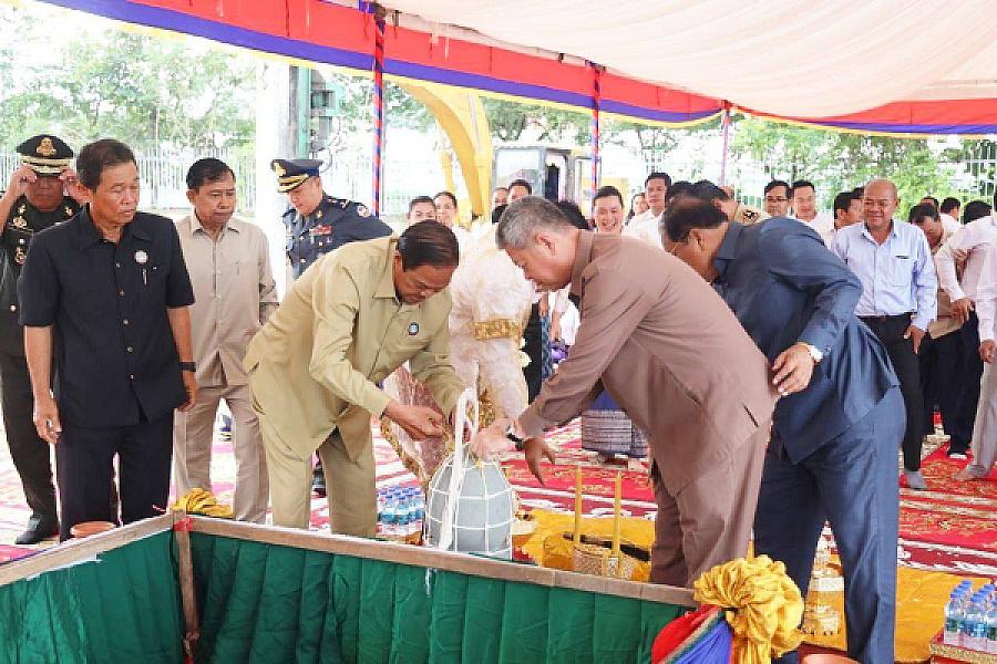 ឯកឧត្តម គន់ គីម អញ្ជើញជាអធិបតីក្នុងពិធីបញ្ចុះបឋមសិលាសាងសង់ទីស្នាក់ការ អ.ន.ក ខេត្តកណ្តាល - Image 7