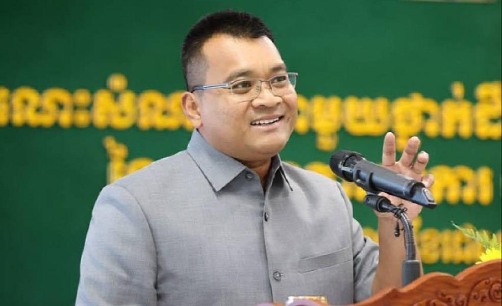His Excellency Peng Purna, Minister of Public Works and Transport, has donated 40 million riels to organize an extraordinary general assembly nationwide representing the Cambodian War Veterans Association.