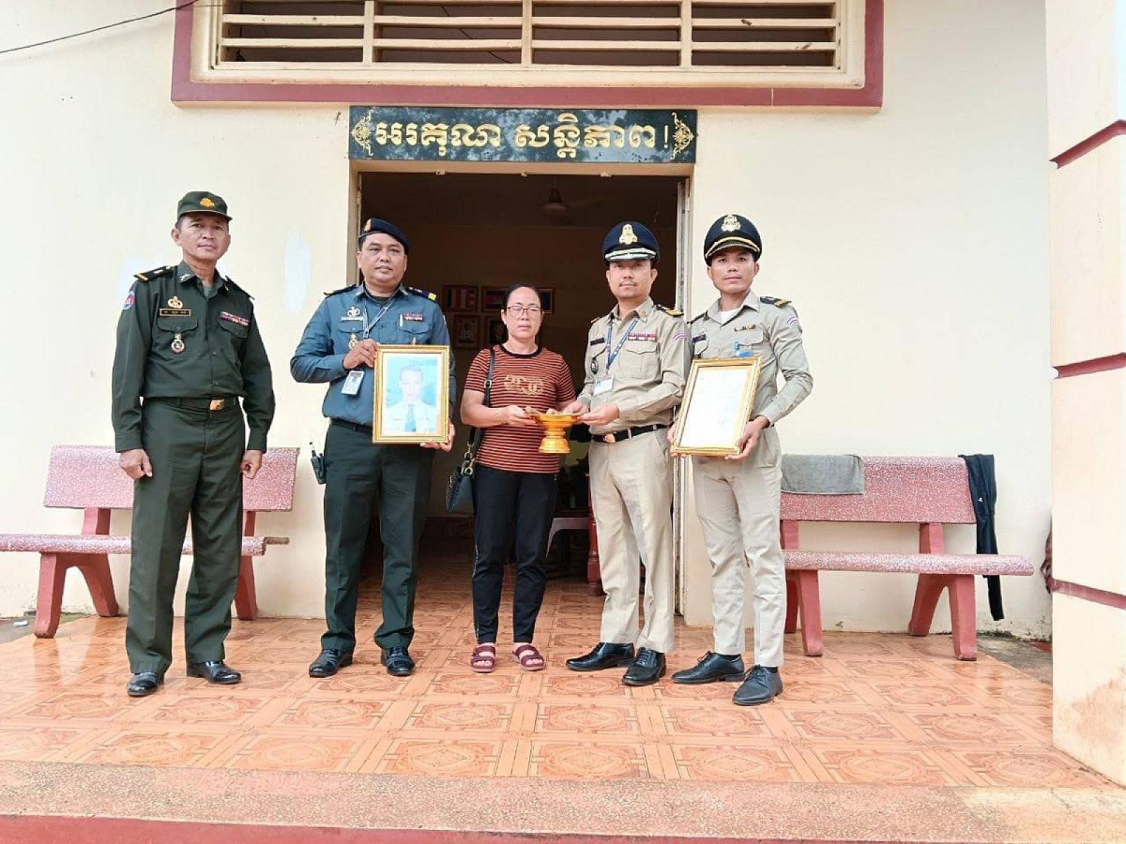 អ.ន.ក ខេត្តត្បូងឃ្មុំ នាំយកថវិកាបេឡាមរណសង្គ្រោះជូនគ្រួសារសពអតីតយុទ្ធជនចំនួន ៣គ្រួសារ