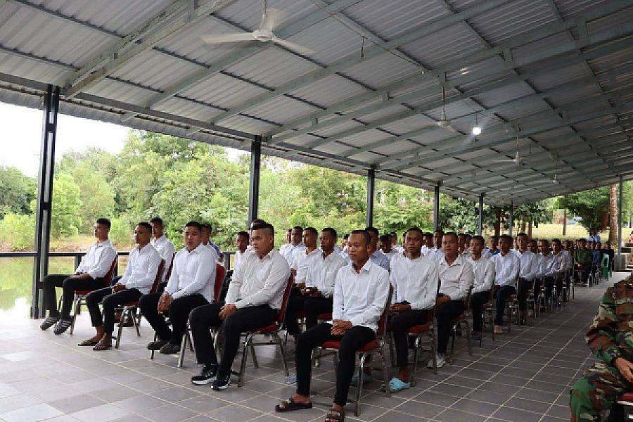 យុវជន៥០នាក់នៅខេត្តកោះកុង ស្ម័គ្រចិត្តចូលបម្រើកងយោធពលខេមរភូមិន្ទក្នុងក្របខ័ណ្ឌកងទ័ពជេីងគោក - Image 3