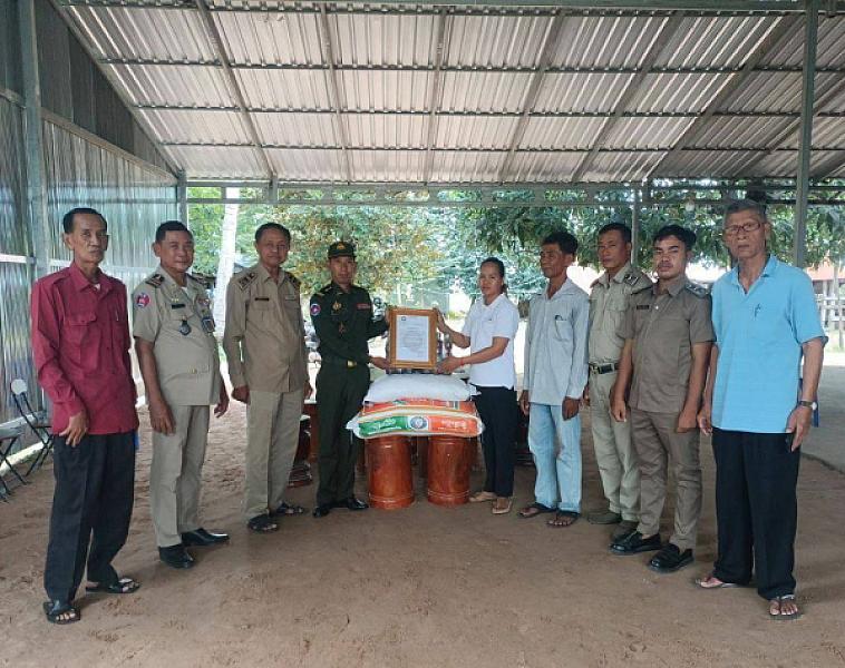 អ.ន.ក ស្រុកអង្គស្នួល នាំយកថវិកាបេឡាមរណសង្គ្រោះជូនគ្រួសារសពអតីតយុទ្ធជនមួយគ្រួសារ - Image 2