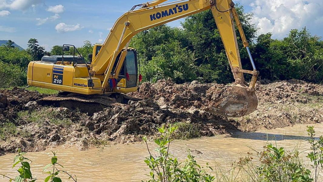 ក្រុមការងារ អ.ន.ក ចុះពិនិត្យការជីកស្រះទឹក និងស្ថាបនាប្រឡាយទឹក ជូនអតីតយុទ្ធជន នៅភូមិព្រៃសិន  - Image 8