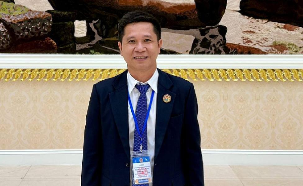 His Excellency Chea Laxat, Deputy Secretary General of the Cambodian War Veterans Association, donated 2 million riels to organize an extraordinary general assembly nationwide representing the Cambodian War Veterans Association.