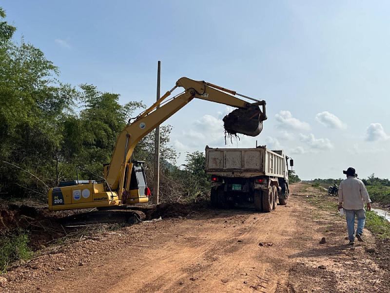 អ.ន.ក ខេត្តបាត់ដំបង ជីកកែសម្រួលប្រព័ន្ធលូបង្ហូរទឹកចូលស្រះជូនបងប្អូនអតីតយុទ្ធជនប្រើប្រាស់លើដីសម្បទានសង្គមកិច្ច - Image 2