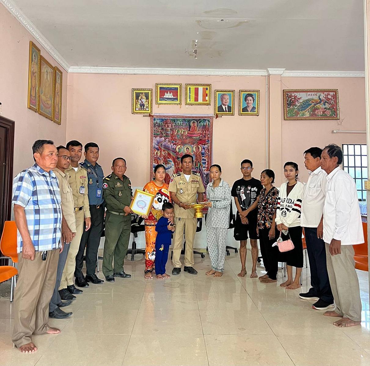 អ.ន.ក ខេត្តកំពង់ស្ពឺ នាំយកថវិកាបេឡាមរណសង្គ្រោះជូនគ្រួសារសពអតីតយុទ្ធជនចំនួន២គ្រួសារ