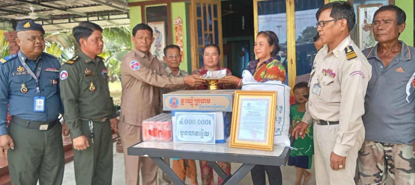 អ.ន.ក ខេត្តតាកែវ នាំយកថវិកាបេឡាមរណសង្គ្រោះជូនគ្រួសារសពអតីតយុទ្ធជនចំនួន ៣គ្រួសារ - Image 2