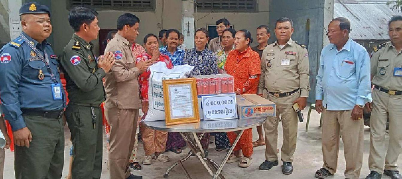 អ.ន.ក ខេត្តតាកែវ នាំយកថវិកាបេឡាមរណសង្គ្រោះជូនគ្រួសារសពអតីតយុទ្ធជនចំនួន ៣គ្រួសារ - Image 3