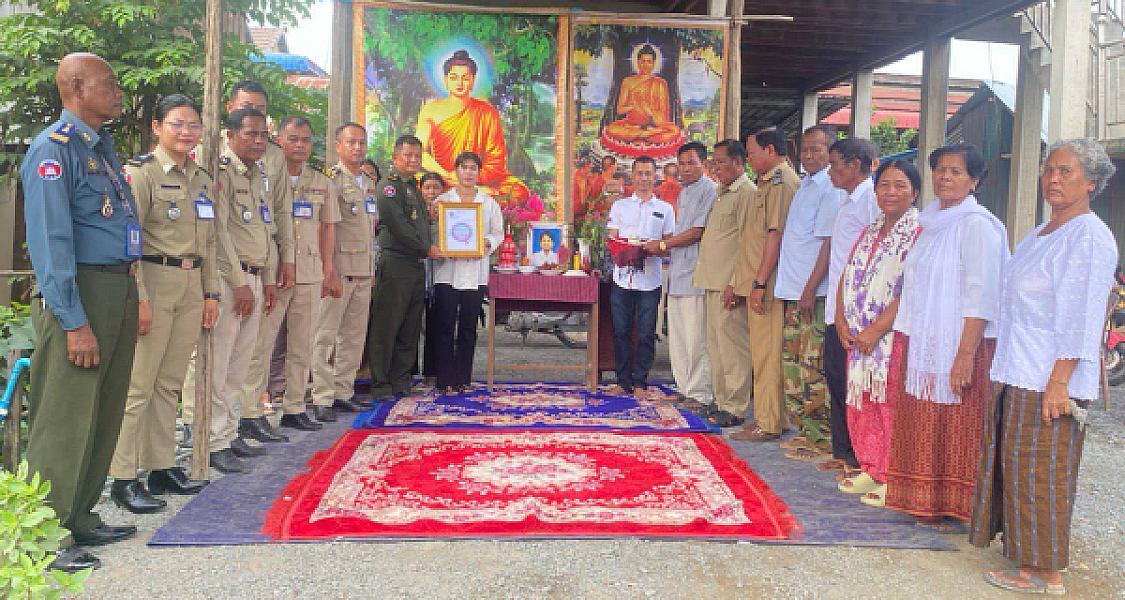 អ.ន.ក ខេត្តកំពង់ស្ពឺ នាំយកថវិកាបេឡាមរណសង្គ្រោះជូនគ្រួសារសពអតីតយុទ្ធជនចំនួន៥គ្រួសារ - Image 2