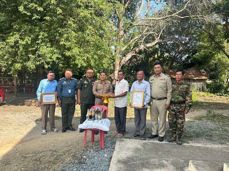 អ.ន.ក ខេត្តតាកែវ នាំយកថវិកាបេឡាមរណសង្គ្រោះជូនគ្រួសារសពអតីតយុទ្ធជនចំនួន ២គ្រួសារ - Image 2