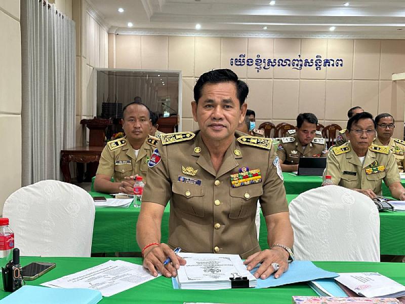 Mr. Phay Bunvannak, Deputy Governor of Oddar Meanchey Province, has donated 400,000 riels to organize the Extraordinary General Assembly of the Cambodian Veterans Association nationwide