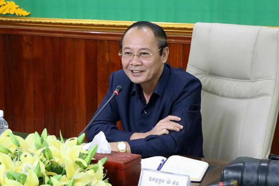 His Excellency Va Than, Governor of Kratie Province and Honorary President of the Provincial Veterans Association, has contributed 10 million riels to organize the Extraordinary General Assembly of the Cambodian Veterans Association nationwide