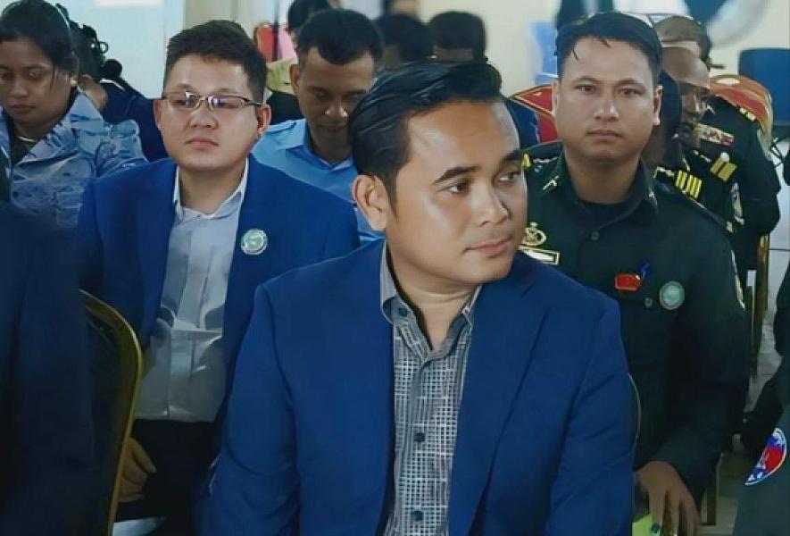 Mr. Chhun Saran, Director of the Department of Social Affairs, Veterans and Youth Rehabilitation of Kampong Thom Province, has contributed 500,000 riels to organize the Extraordinary General Assembly of the Cambodian Veterans Association nationwide