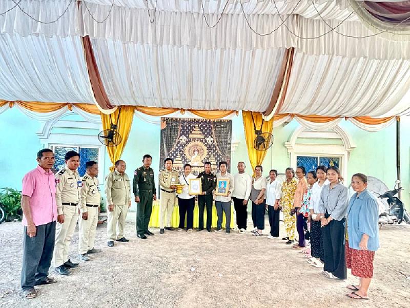 អ.ន.ក ខេត្តកំពង់ស្ពឺ នាំយកថវិកាបេឡាមរណសង្គ្រោះប្រគល់ជូនគ្រួសារសពអតីតយុទ្ធជន ២គ្រួសារ - Image 3