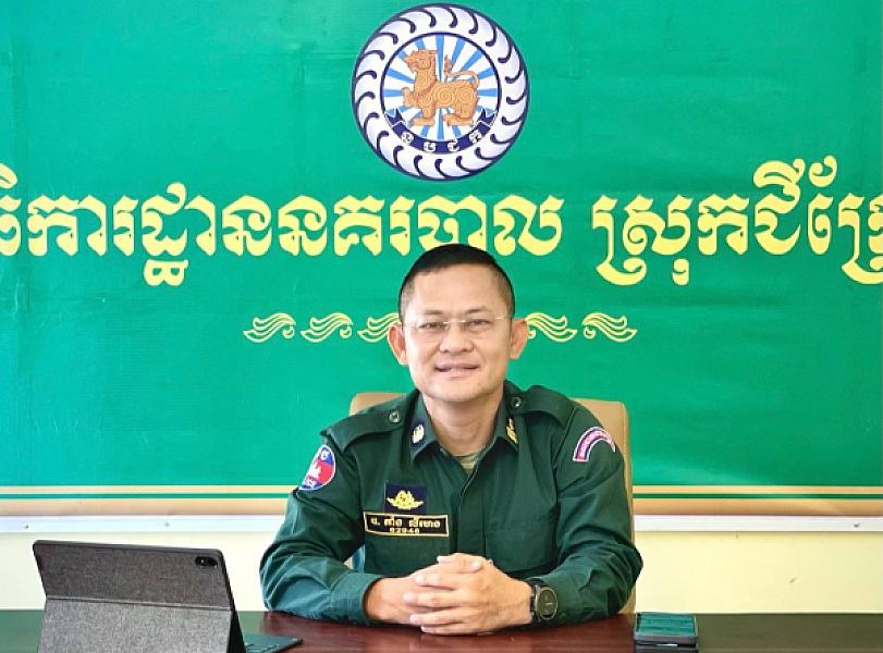 Colonel Taing Lyheng, Police Chief of Chikreng District, has donated 200,000 riels to organize the Extraordinary General Assembly of the Cambodian Veterans Association nationwide