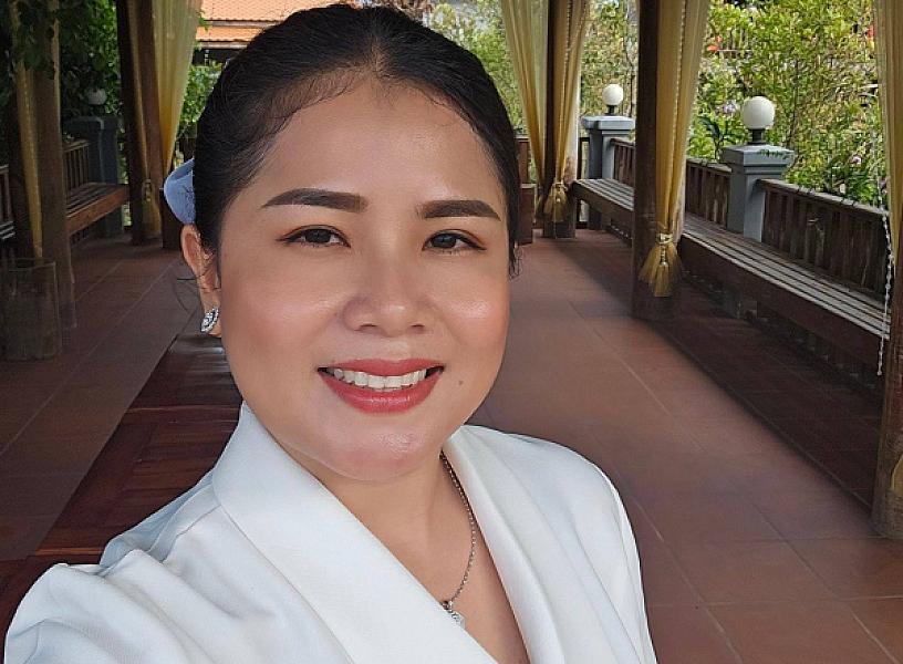 Madam Sophat Makara, Advisor to the Ministry of Commerce, has contributed 1 million riel to organize the Extraordinary General Assembly of the Cambodian Veterans Association nationwide