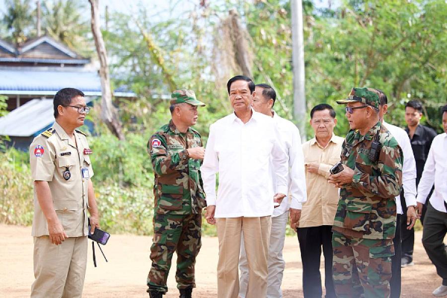 ថវិការំលែកមរណទុក្ខរបស់ សម្តេចមហាបវរធិបតី ហ៊ុន ម៉ាណែត បានប្រគល់ជូនគ្រួសារសពវីរកងកម្លាំងពលី ២រូប ក្នុងខេត្តឧត្តរមានជ័យ  - Image 15