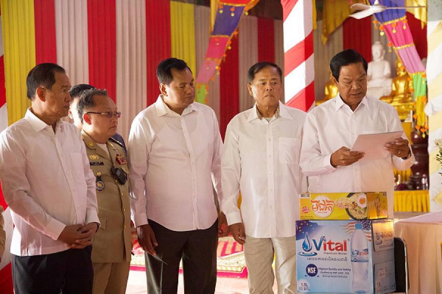 ថវិការំលែកមរណទុក្ខរបស់ សម្តេចមហាបវរធិបតី ហ៊ុន ម៉ាណែត បានប្រគល់ជូនគ្រួសារសពវីរកងកម្លាំងពលី ២រូប ក្នុងខេត្តឧត្តរមានជ័យ  - Image 19