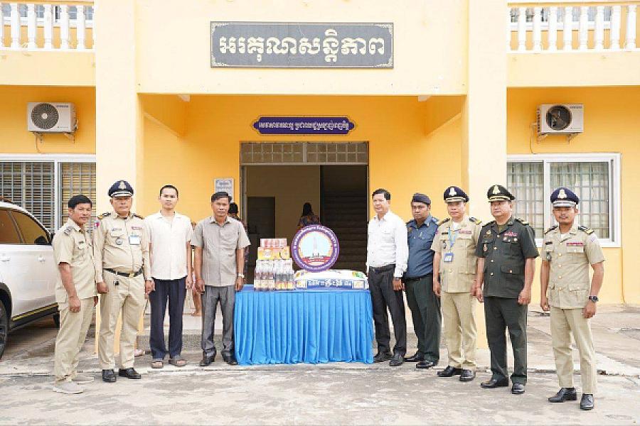 អ.ន.ក. ខេត្តកណ្តាល នាំយកថវិកាបេឡាមរណសង្គ្រោះប្រគល់ជូនគ្រួសារសពអតីតយុទ្ធជន ២គ្រួសារ - Image 2