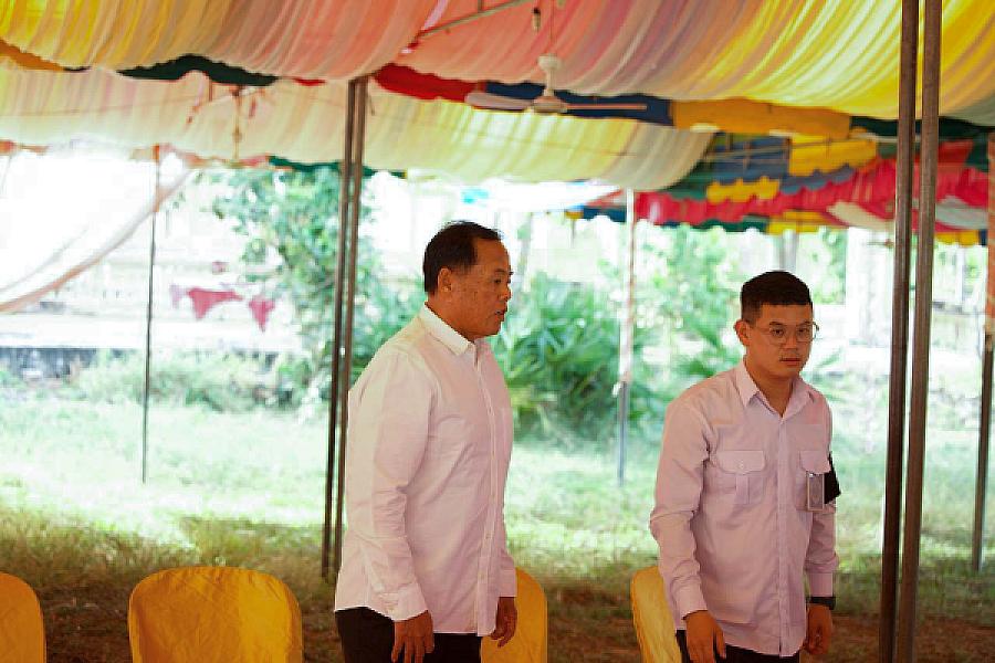 ឯកឧត្តម អ៊ុក ឃ្នួច នាំយកថវិកា និងសាររំលែកមរណទុក្ខរបស់សម្តេចធិបតី ហ៊ុន ម៉ាណែត ប្រគល់ជូនគ្រួសារសពវីរកងទ័ព ក្នុងខេត្តឧត្តរមានជ័យ 