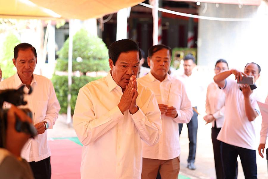 ថវិកា និងសាររំលែកមរណទុក្ខរបស់សម្តេចធិបតី ហ៊ុន ម៉ាណែត បានប្រគល់ជូនគ្រួសារសពវីរកងទ័ពពលី ក្នុងខេត្តឧត្តរមានជ័យ 