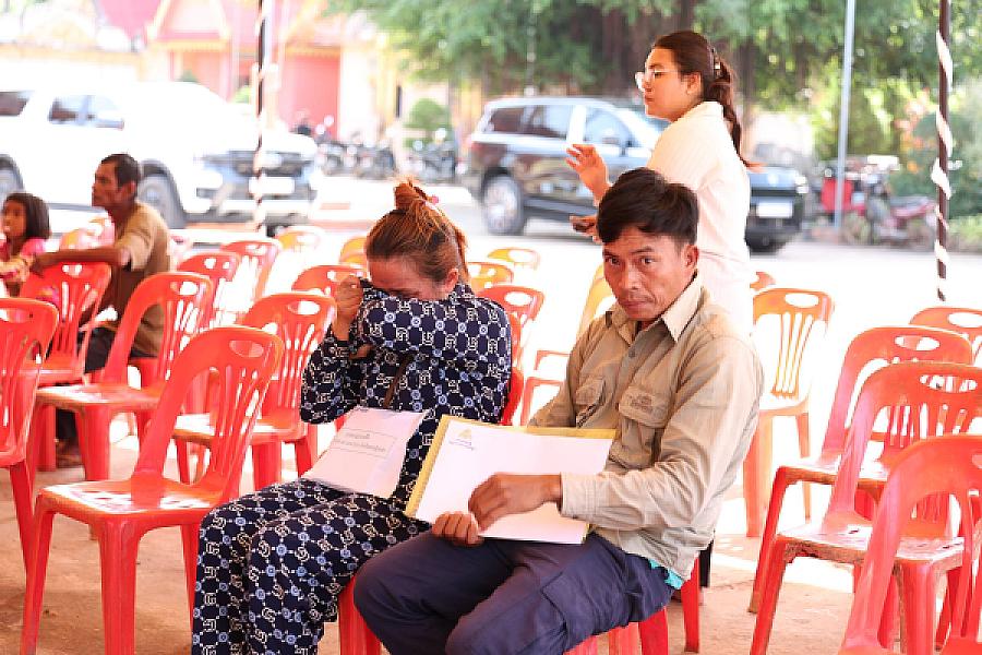 ថវិកា និងសាររំលែកមរណទុក្ខរបស់សម្តេចធិបតី ហ៊ុន ម៉ាណែត បានប្រគល់ជូនគ្រួសារសពវីរកងទ័ពពលី ក្នុងខេត្តឧត្តរមានជ័យ  - Image 15