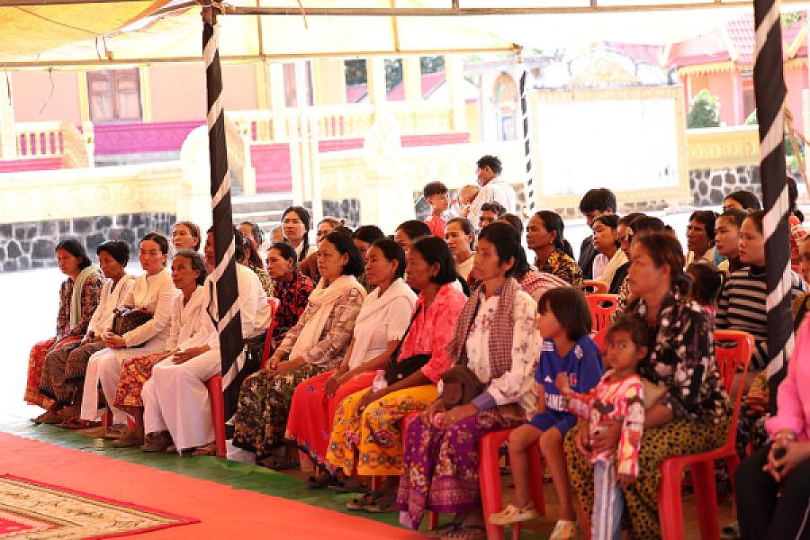 ថវិកា និងសាររំលែកមរណទុក្ខរបស់សម្តេចធិបតី ហ៊ុន ម៉ាណែត បានប្រគល់ជូនគ្រួសារសពវីរកងទ័ពពលី ក្នុងខេត្តឧត្តរមានជ័យ  - Image 17