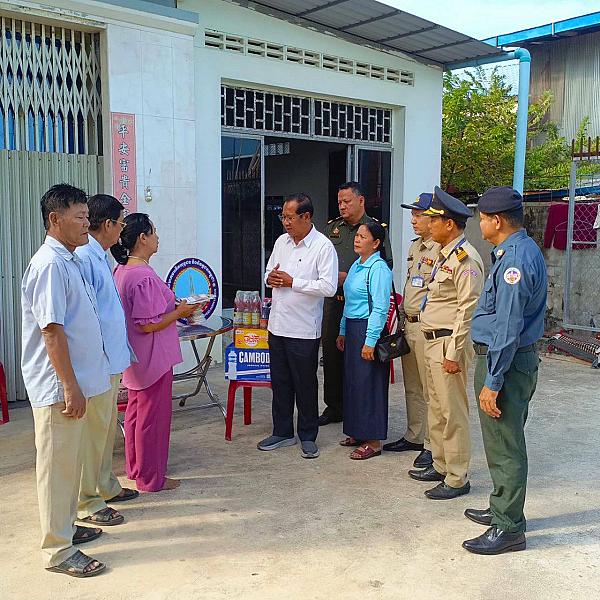 អ.ន.ក. ក្រុងតាខ្មៅ និងស្រុកលើកដែក នាំយកថវិកាបេឡាមរណសង្គ្រោះប្រគល់ជូនគ្រួសារសពអតីតយុទ្ធជន ២គ្រួសារ - Image 3