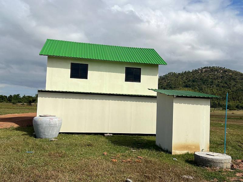 អ.ន.ក. ស្រុកគាស់ក្រឡ នាំយកពាងទឹកចែកជូនគ្រួសារអតីតយុទ្ធជន និងនិវត្តជន សម្រាប់ប្រើប្រាស់ - Image 3