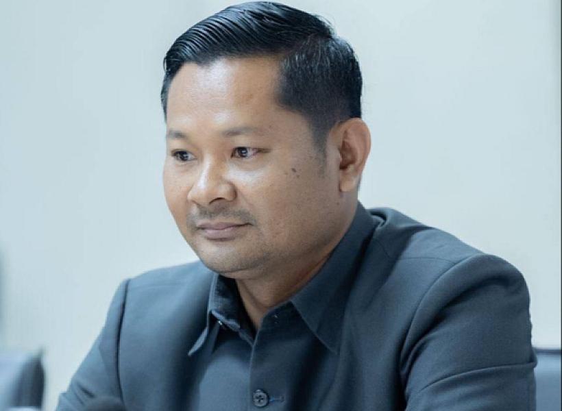 Mr. Yang Leang, Director of the Department of Social Affairs, Veterans and Youth Rehabilitation of Kep Province, has contributed 400,000 riels to organize the Extraordinary General Assembly of the Cambodian Veterans Association nationwide