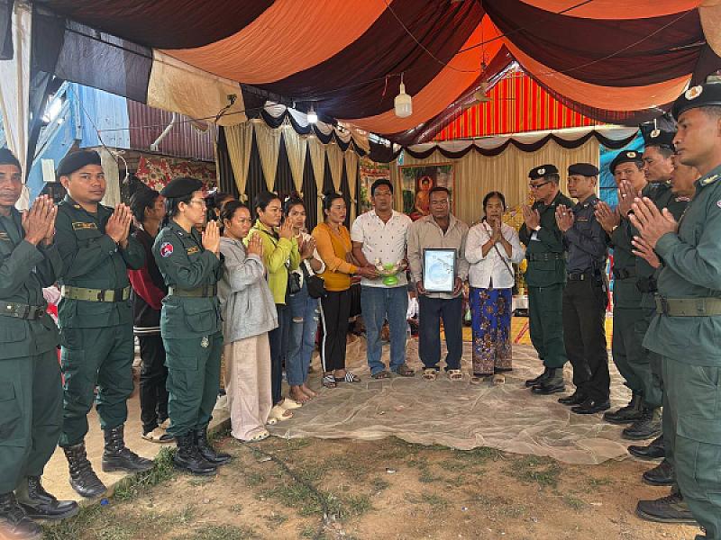 អ.ន.ក. ស្រុកបវេល និងស្រុកសង្កែ នាំយកថវិកាបេឡាមរណសង្គ្រោះប្រគល់ជូនគ្រួសារសពអតីតយុទ្ធជន ២គ្រួសារ - Image 2