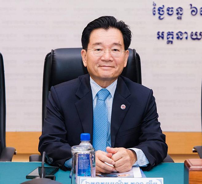 Dr. Kun Nhim, Director General of the General Department of Customs and Excise of Cambodia, has contributed 40 million riels to organize the Extraordinary General Assembly of the Cambodian Veterans Association nationwide