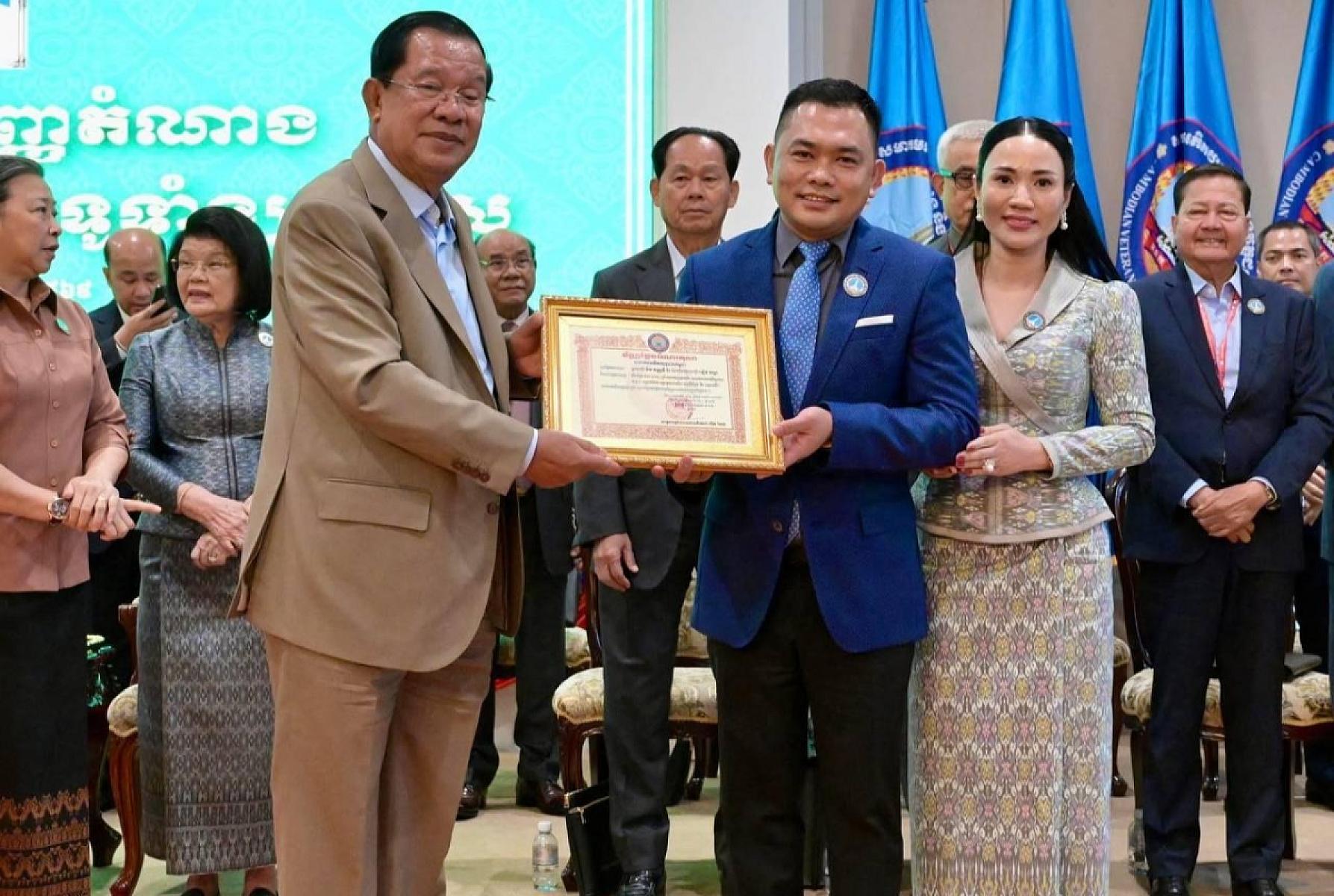 អ្នកឧកញ្ញា ម៉ម វណ្ណឌី បន្តជួយគាំទ្រអតីតយុទ្ធជន និងនិវត្តជន តាមរយៈគម្រោងចិញ្ចឹមជ្រូកកណ្ដុរ