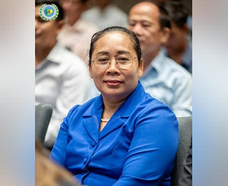 Ms. Srey Linna, Director of the Department of Social Affairs, Veterans and Youth Rehabilitation of Kampong Speu Province, has contributed 500,000 riels to organize the Extraordinary General Assembly of the Cambodian Veterans Association nationwide