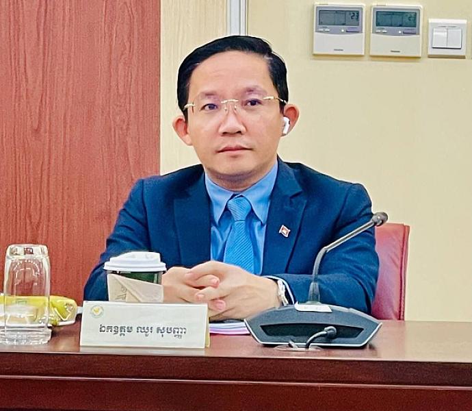 His Excellency Chhour Sopanha, Secretary of State and Director of the Cabinet of the Ministry of Cults and Religion, has contributed 2,345,670 riels to organize the Extraordinary General Assembly of the Cambodian Veterans Association nationwide