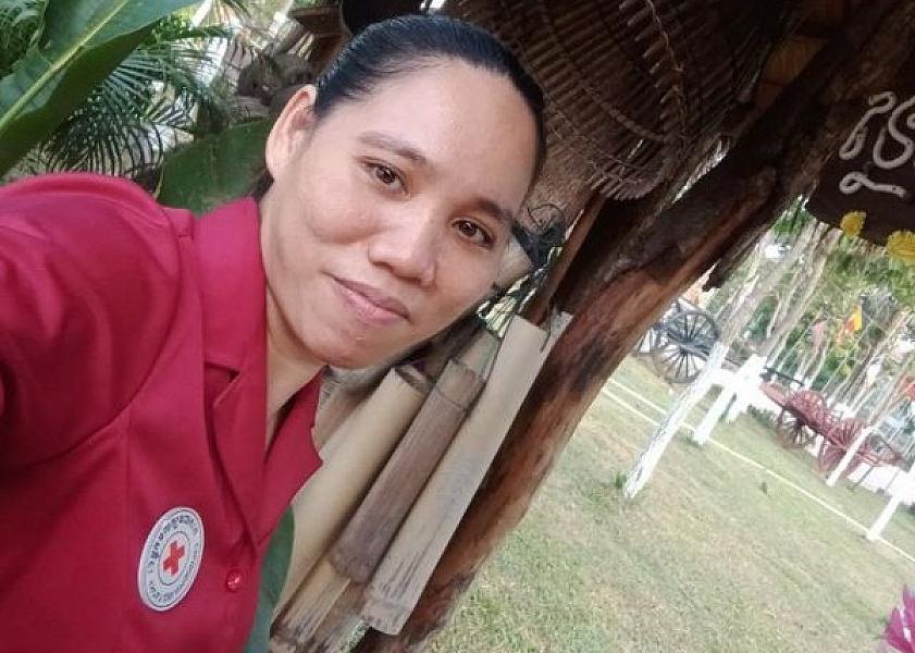 Ms. Yin Ang, Vice President of the Puok District Committee, contributed 20,000 riels to organize the Extraordinary General Assembly of the Cambodian Veterans Association nationwide