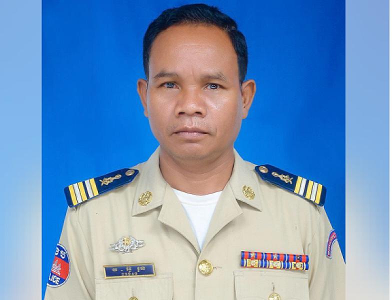 Lieutenant Colonel Ou Run, Deputy Inspector of the Puok District Police Department, has donated 20,000 riels to organize the Extraordinary General Assembly of the Cambodian Veterans Association nationwide