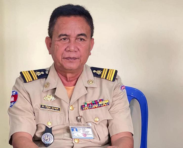 Colonel Hem Samouth, Police Chief of Kampong Rot District, has contributed 200,000 riels to organize an extraordinary general assembly of representatives of the Cambodian Veterans Association nationwide