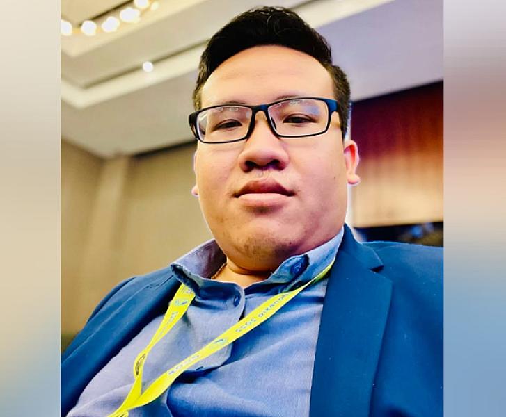 Mr. Ear Unsovath, Deputy Director of the Department of Geology and Minerals of the Ministry of Mines and Energy, has contributed 54,000 riels to organize the Extraordinary General Assembly of the Cambodian Veterans Association nationwide